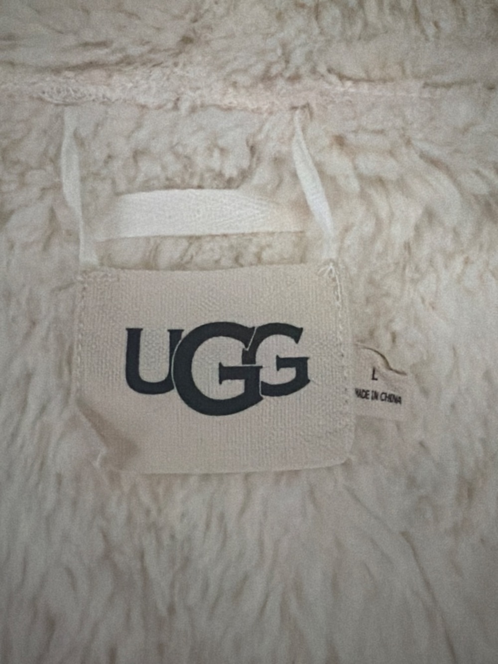 UGG - Picture 3 of 6